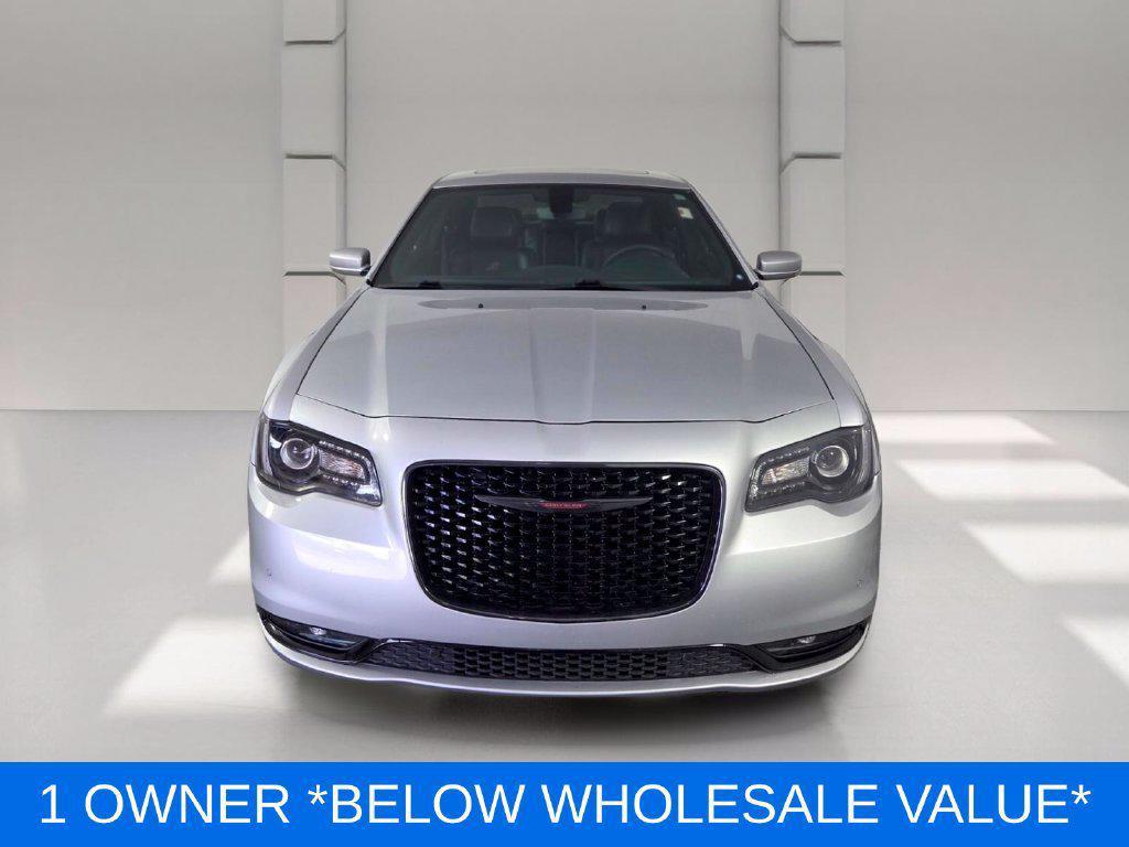 Chrysler 300 2023