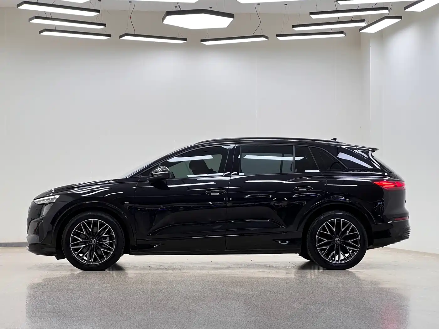 Audi Q5 e-tron 2024