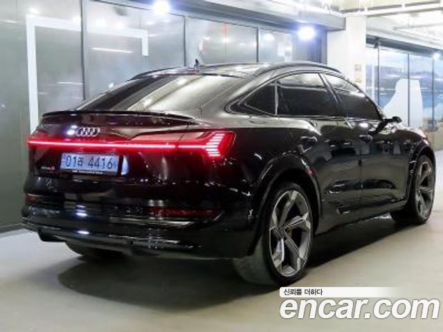Audi e-tron 2023