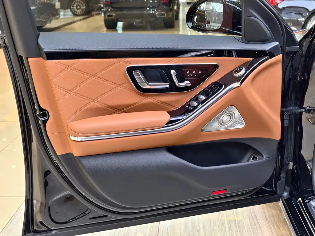 Mercedes-Benz Maybach S-Класс 2024