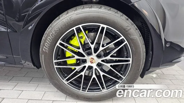 Porsche Cayenne 2025