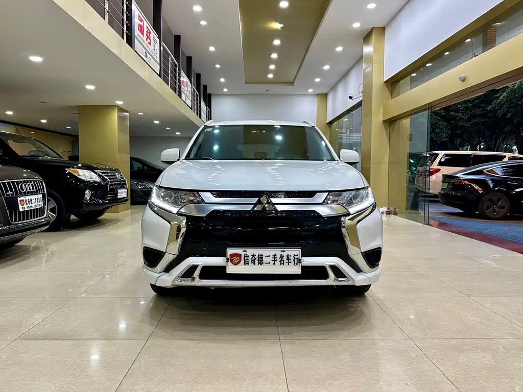 Mitsubishi Outlander 2021