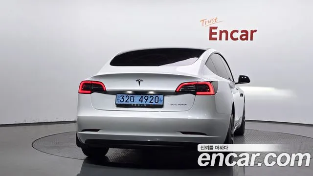 Tesla Model 3 2022