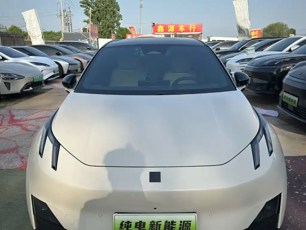 Lynk & Co Z20 2024