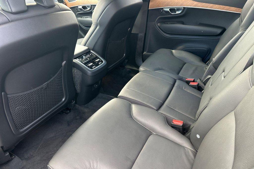 Volvo XC90 2025