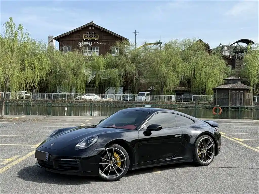 Porsche 911 2021