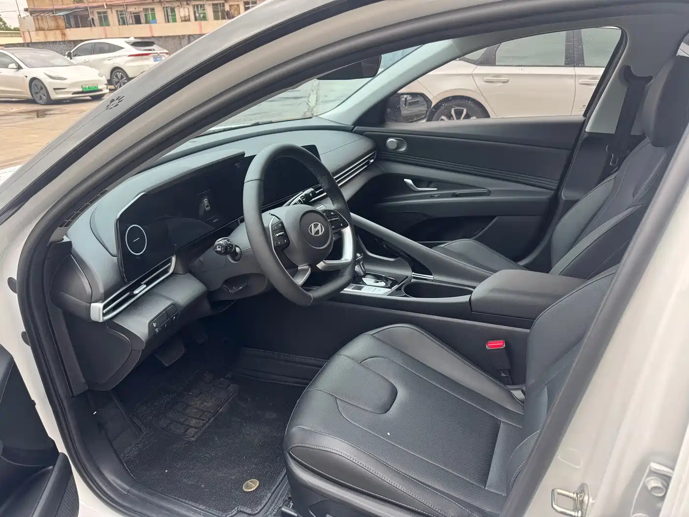 Hyundai Elantra 2025
