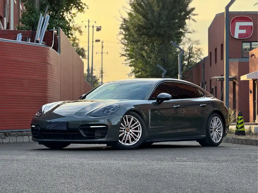 Porsche Panamera 2024