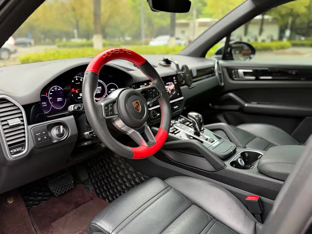 Porsche Cayenne 2022