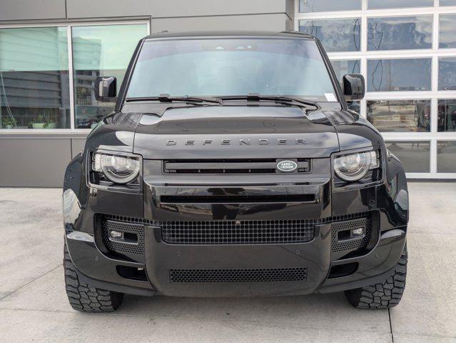 Land Rover Defender 2023
