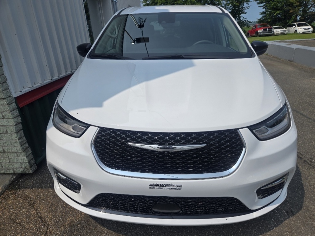 Chrysler Pacifica 2024