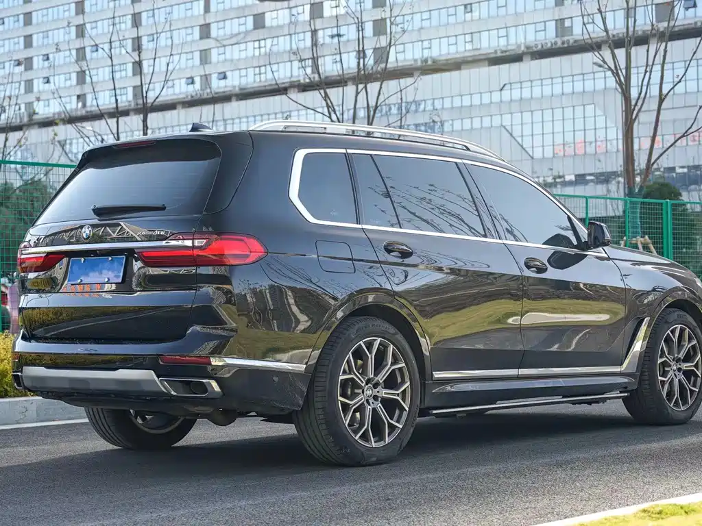 BMW X7 2023