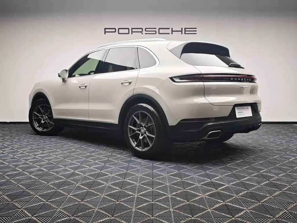 Porsche Cayenne 2025