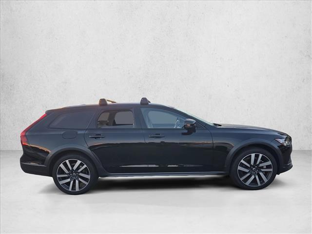 Volvo V90 Cross Country 2025