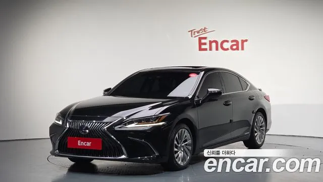 Lexus ES 2020