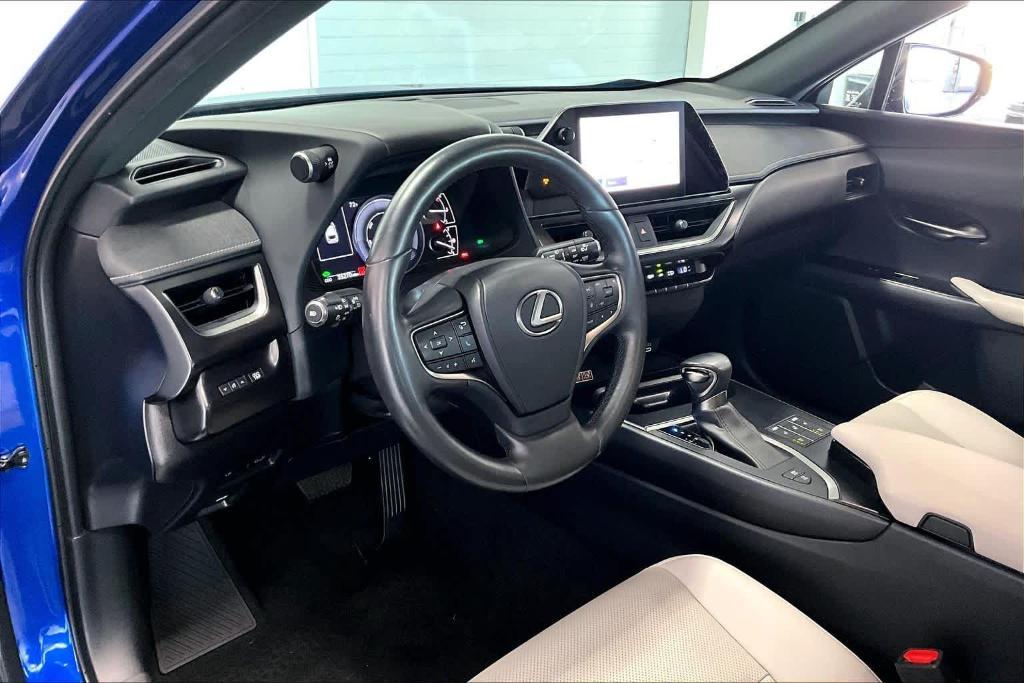 Lexus UX 2023