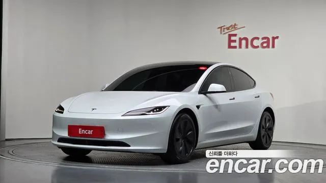 Tesla Model 3 2024