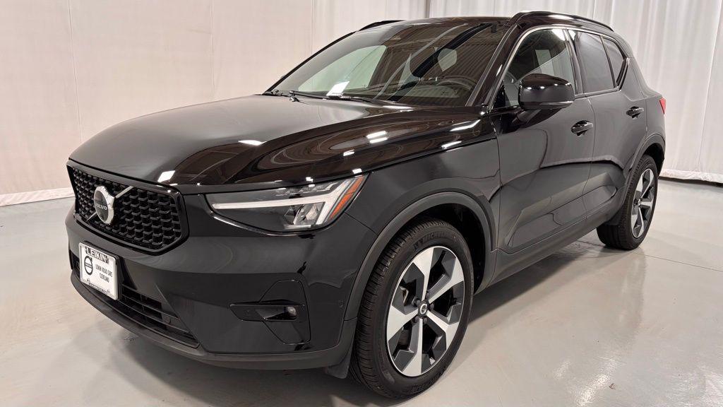 Volvo XC40 2025