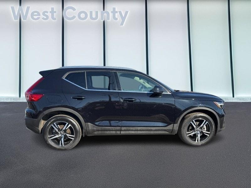Volvo XC40 2025