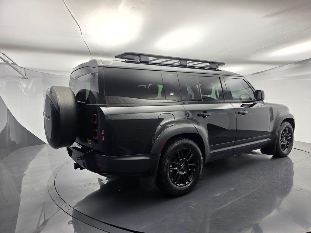 Land Rover Defender 2023