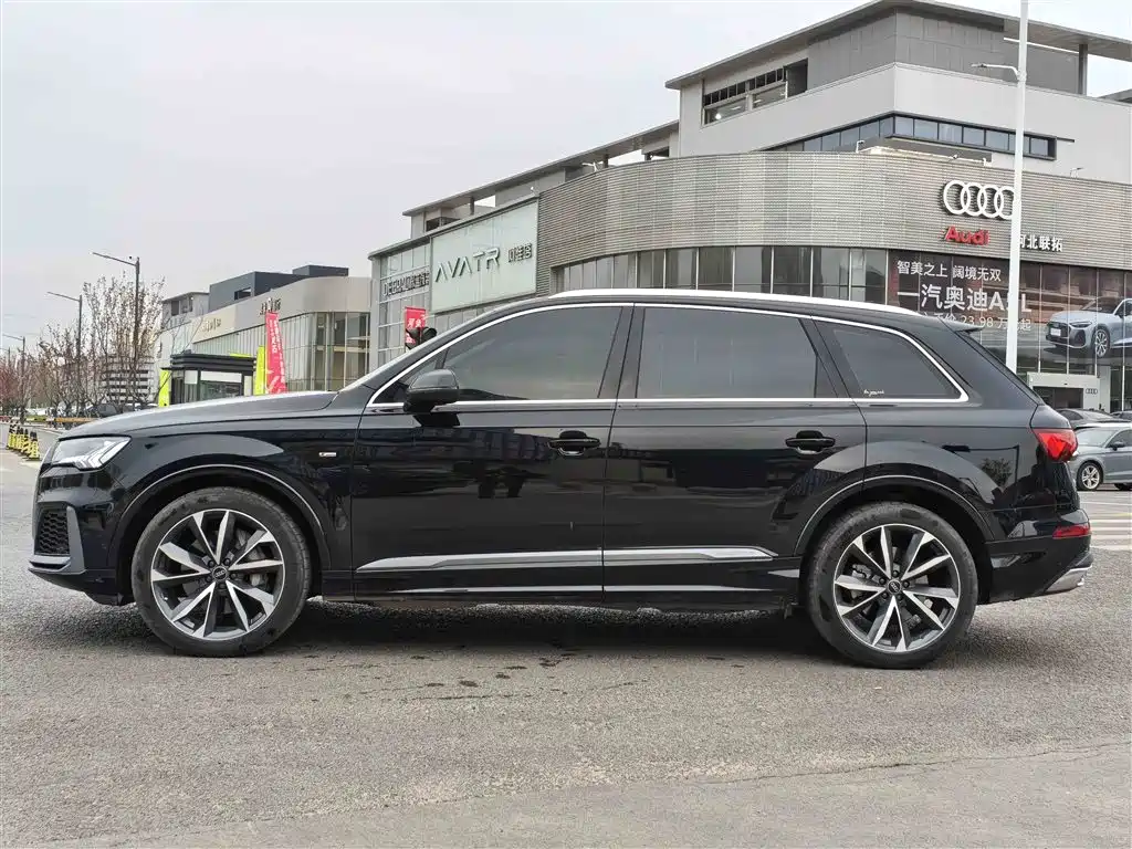 Audi Q7 2024