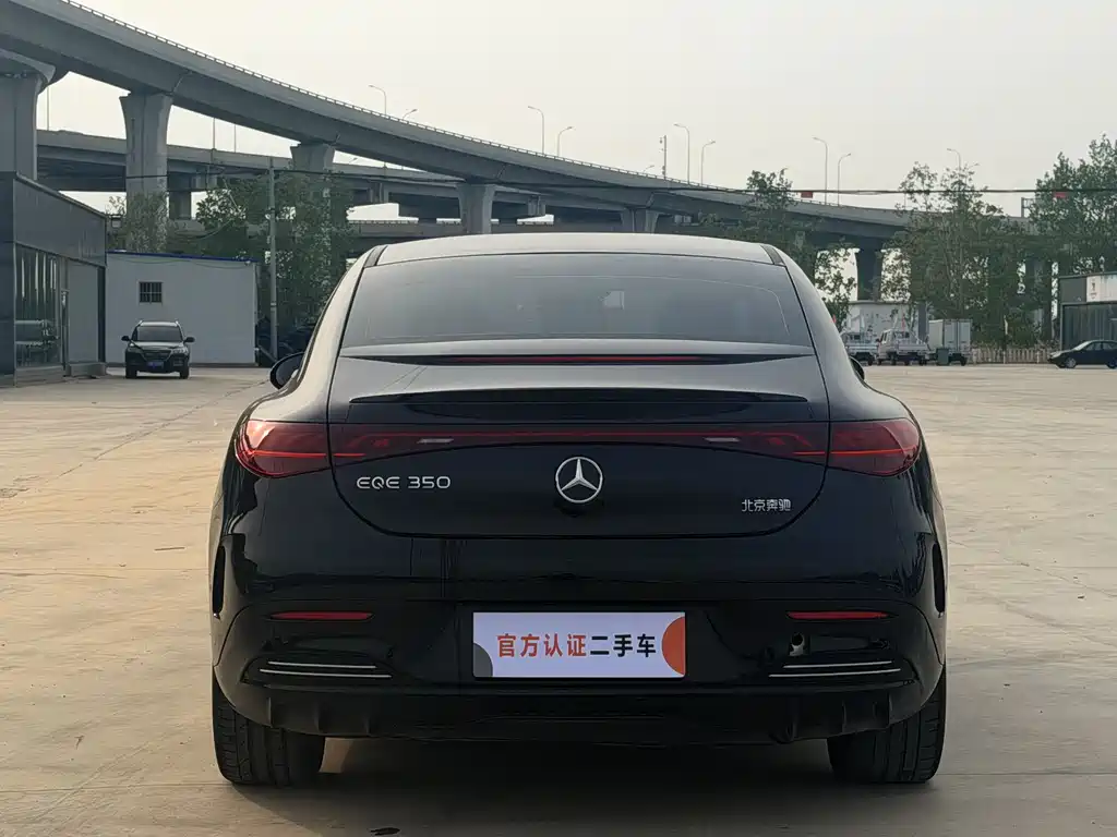 Mercedes-Benz EQE 2024