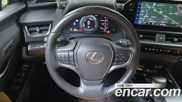 Lexus UX 2022