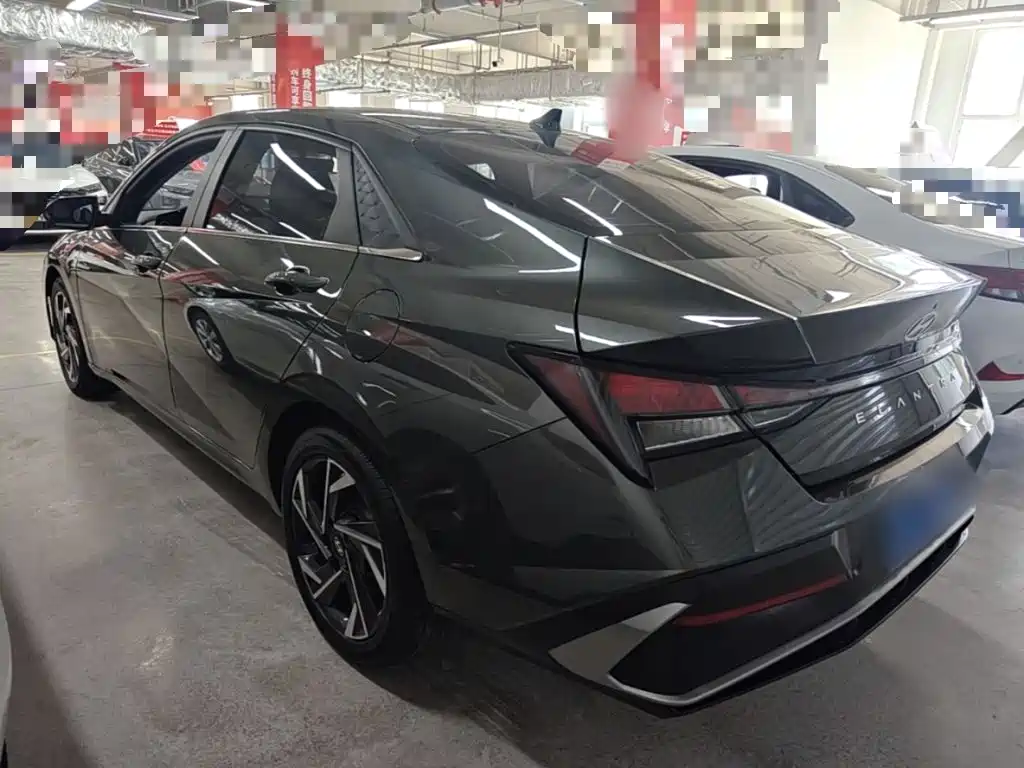Hyundai Elantra 2024