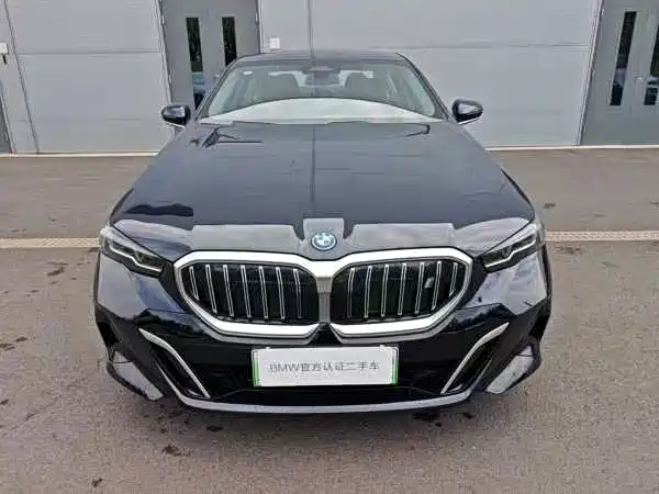 BMW i5 2025