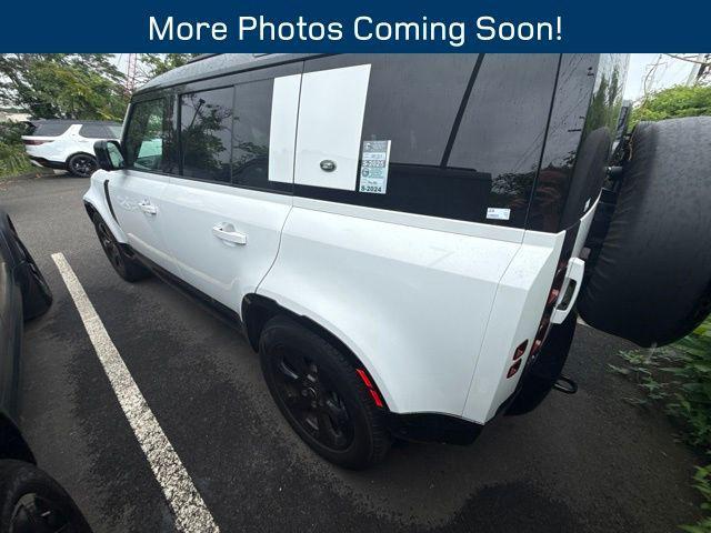 Land Rover Defender 2024