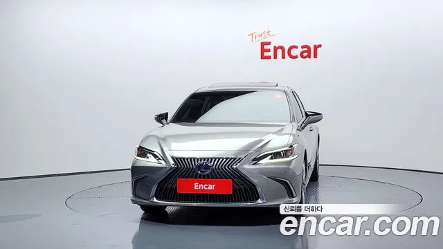 Lexus ES 2021