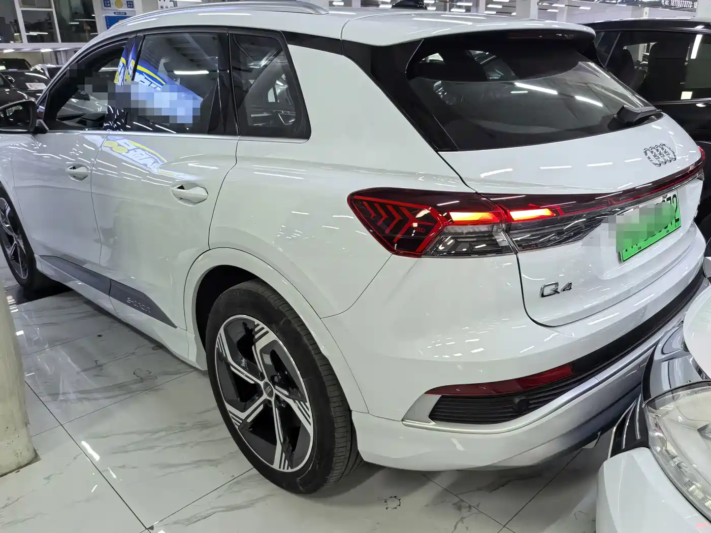 Audi Q4 e-tron 2024