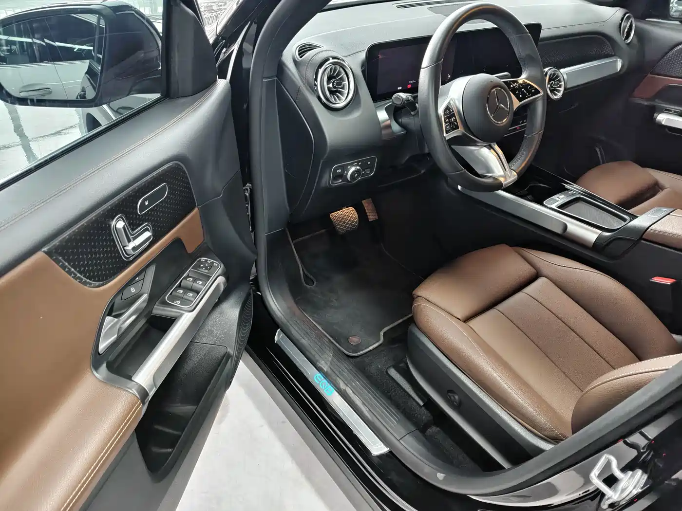 Mercedes-Benz EQB 2025