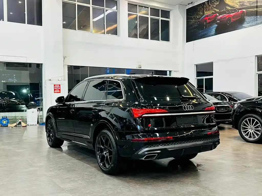 Audi Q7 2024