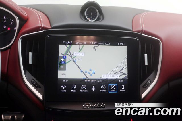 Maserati Ghibli 2021