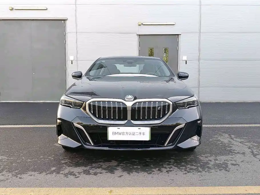BMW i5 2025