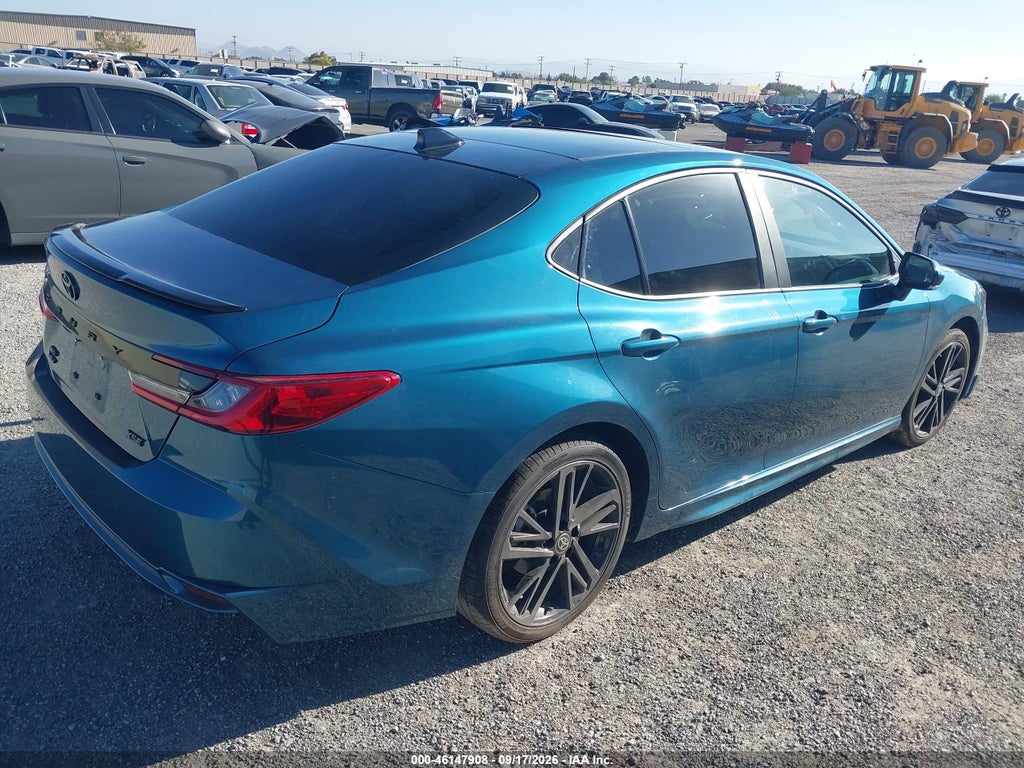 Toyota Camry 2025
