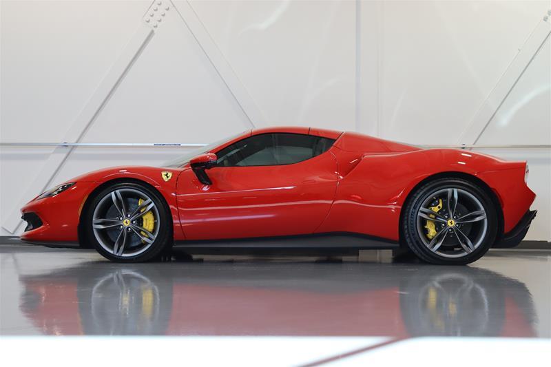 Ferrari 296 GTS 2023
