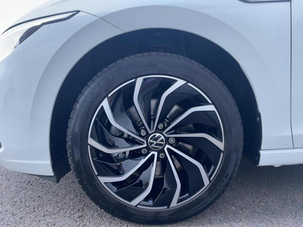 Volkswagen Golf 2024