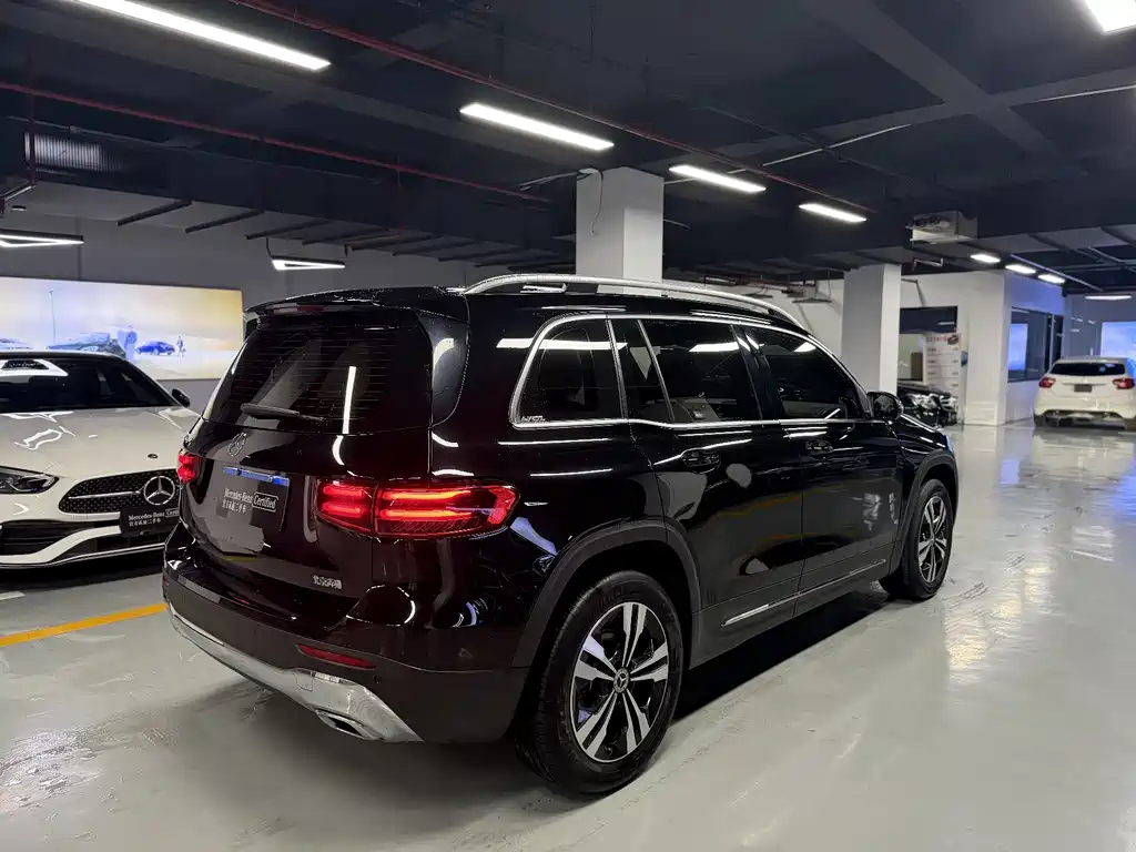 Mercedes-Benz GLB 2023