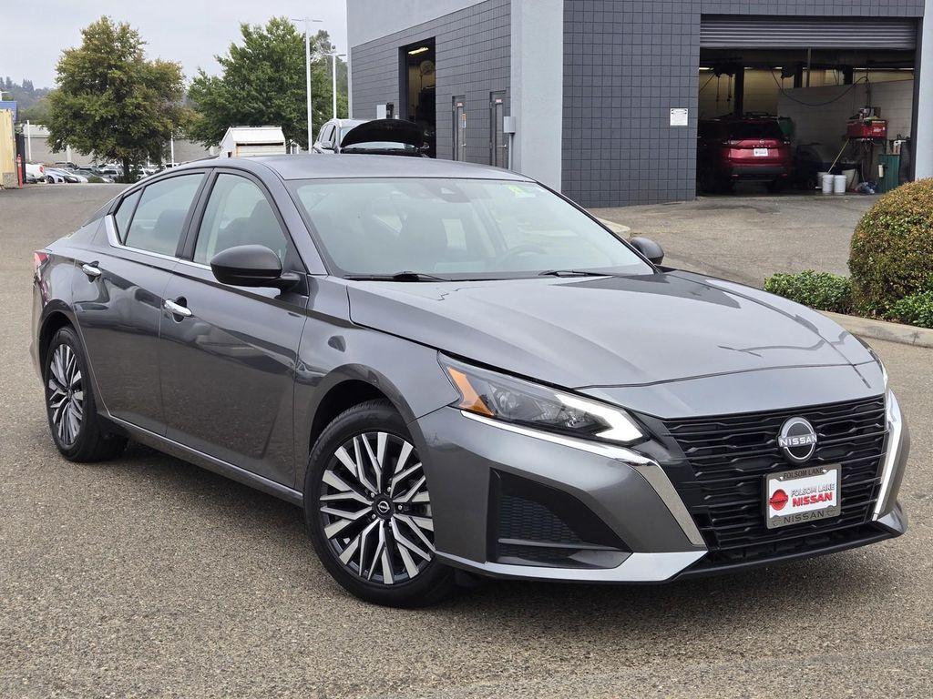 Nissan Altima 2025