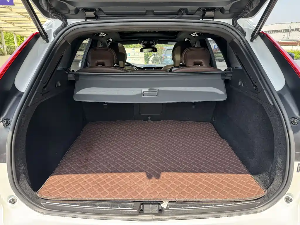 Volvo XC60 2022