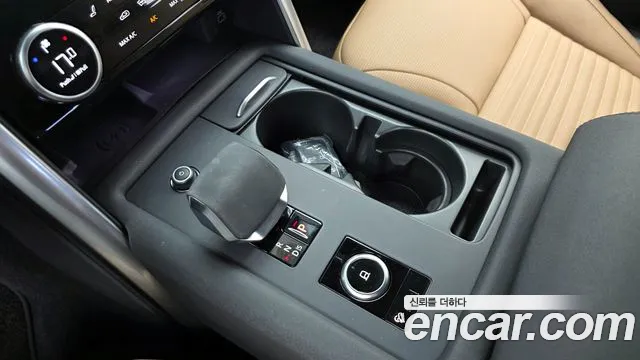 Land Rover Discovery 2024