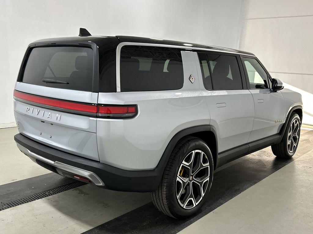 Rivian R1S 2023