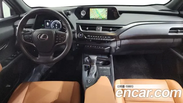 Lexus UX 2021