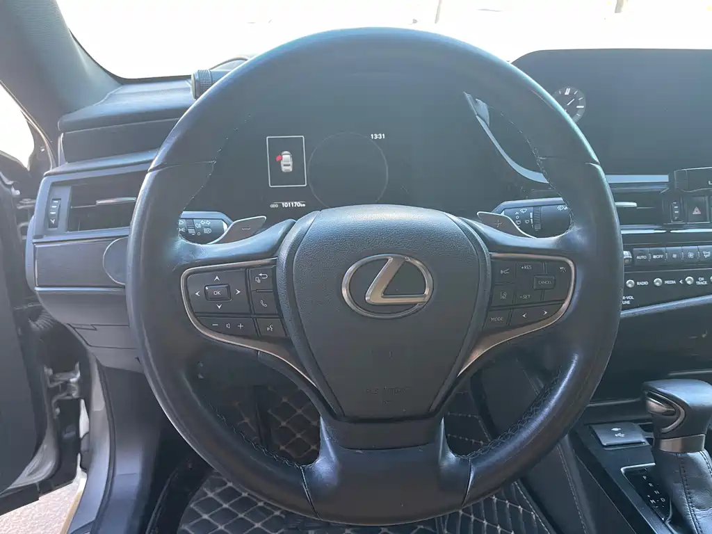 Lexus ES 2022