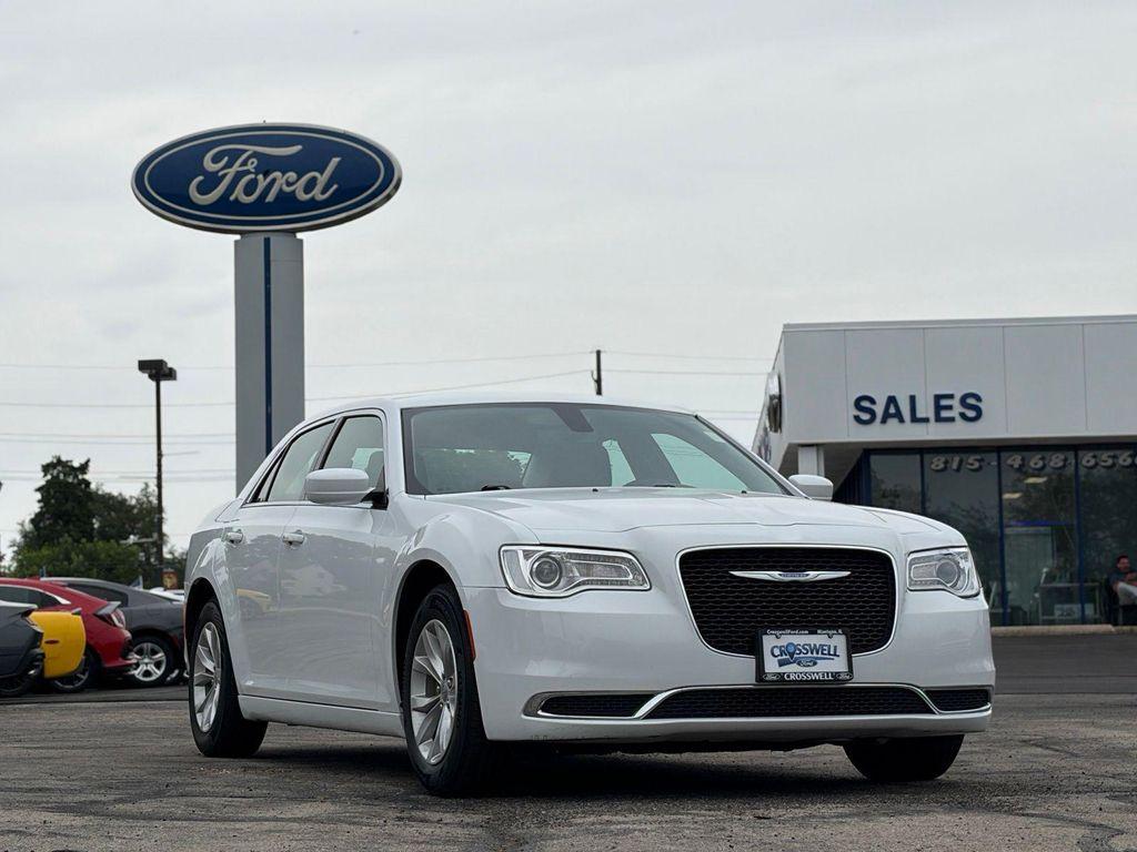 Chrysler 300 2023