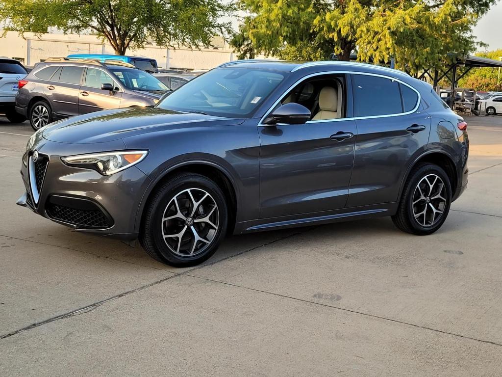 Alfa Romeo Stelvio 2021