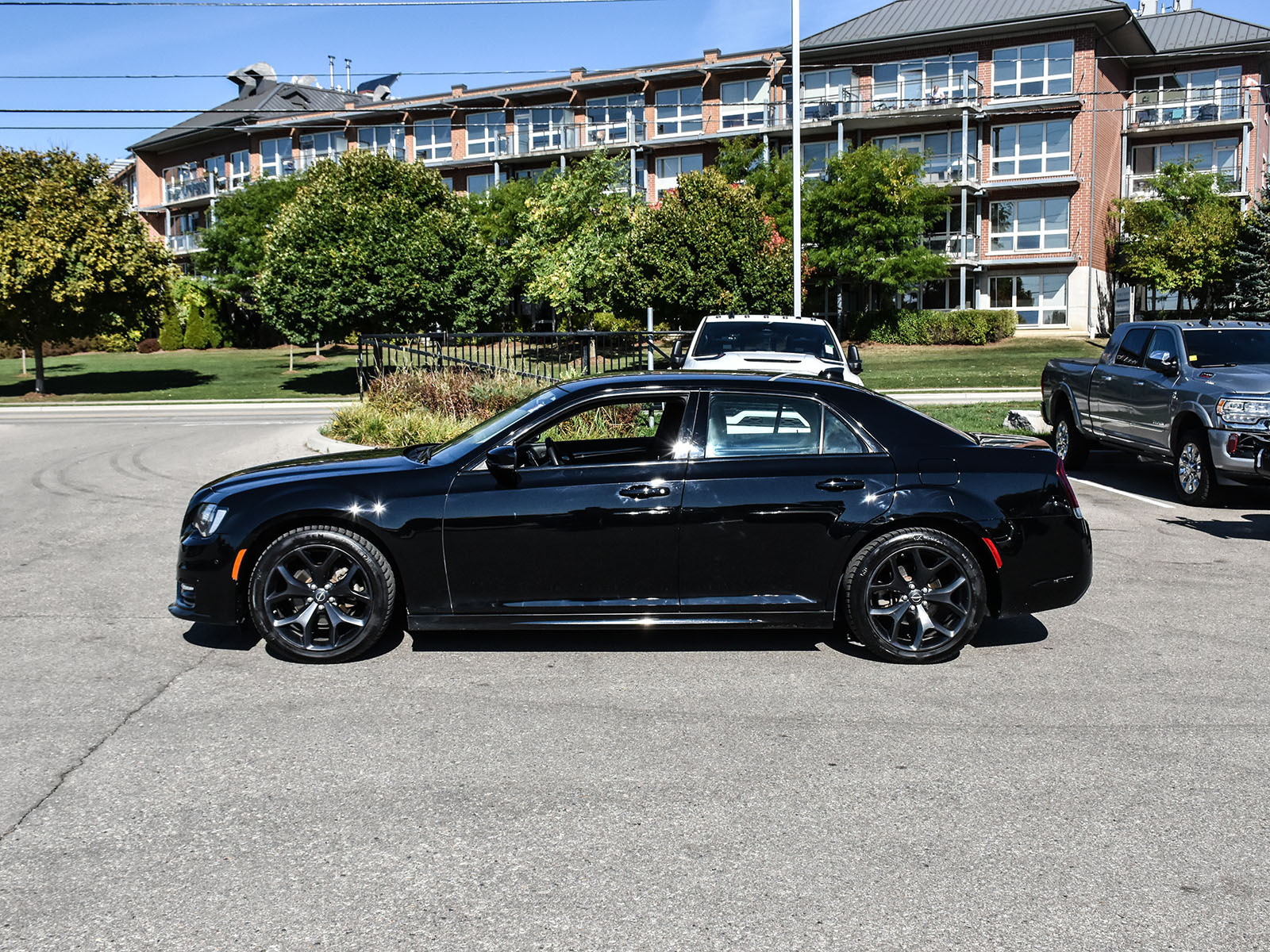 Chrysler 300 2022