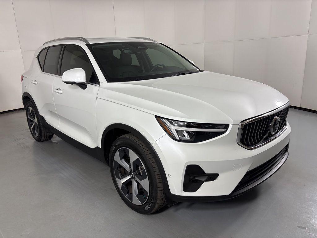 Volvo XC40 2025